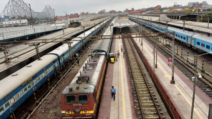 10-coaches-of-lokmanya-tilak-jainagar-express-derailment-5-trains-canceled