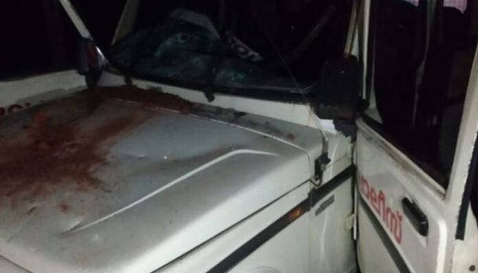police jeep attacked in thiruvananthapuram