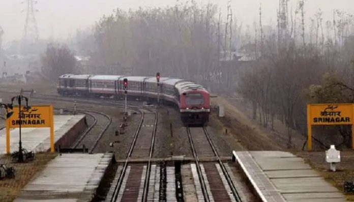 all-15-stations-in-kashmir-valley-connected-to-railways-wifi-network