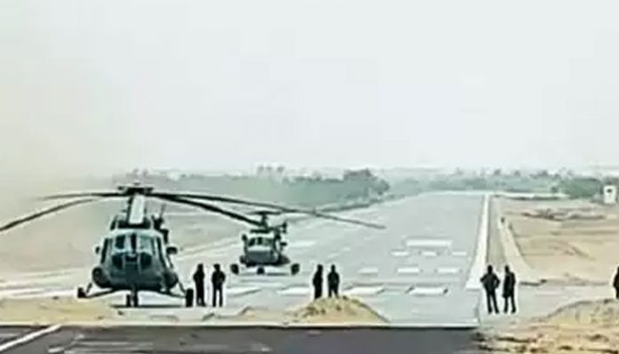 Indian-Airforce landed in road