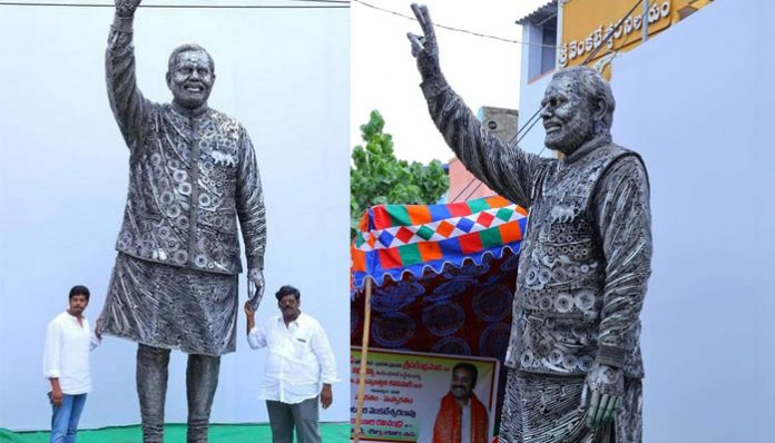 statue of PM Modi