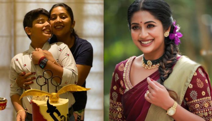 actress-navya-nair-clear-rumours-regarding-her-married-life-pictures-speaks