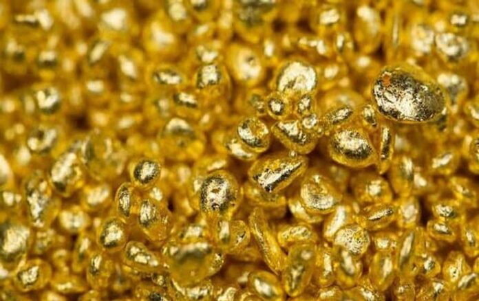 Huge gold rush at Karipur airport; More than 3 kg of gold was seized and three people were arrested