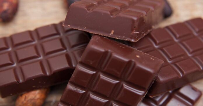 The benefits of women eating more dark chocolate are as follows; Try this
