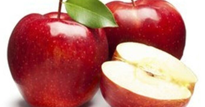 health care; Eat apple to remove toxins from the body