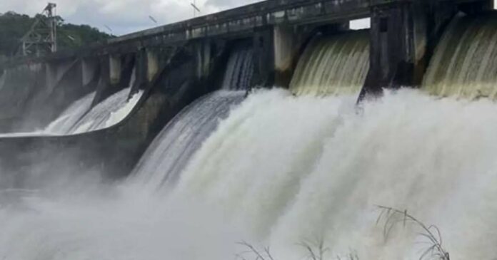 Parambikulam dam shutter failure; 20,000 cubic feet of water gushing out per second, caution issued along Chalakudy river