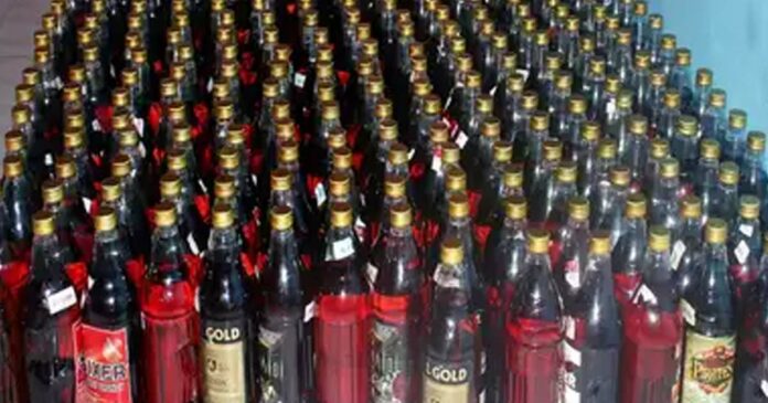 Mahi Liquor Seized at Thrissur Paliekara Toll Plaza; Thiruvananthapuram native arrested with 160 cases of liquor