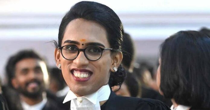 Padmalakshmi made history as Kerala's first transgender lawyer; Prominent persons including the State Law Minister expressed their appreciation