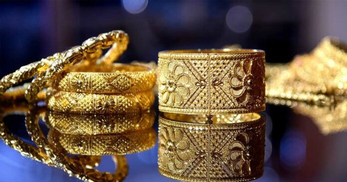 Gold prices in the state recorded a slight decline today
