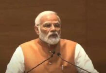 Prime Minister Narendra Modi gave a bitter reply to the opposition and Rahul Gandhi; 'Those involved in corruption come against the investigating agencies'!