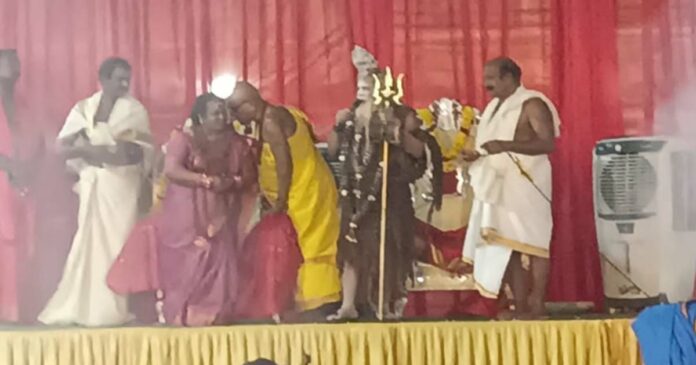 A grand welcome for the mukhya Acharya to pournamikkavu! Aghori monk Mahakal Baba Kailasapuri Swami took control of the prapanjayagam