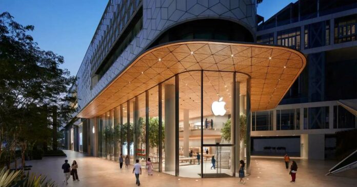 India's first Apple store to open in Mumbai tomorrow; Showroom in Delhi on 20th