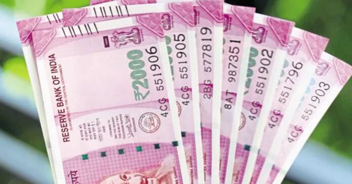 Instructions not to accept `2000' notes in BAVCO outlets; BAVCO General Manager (Operations) hastily issued the circular despite the notes being valid till September 30.