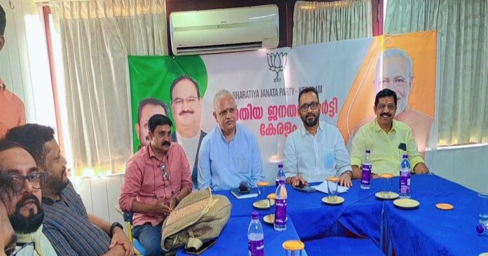 BJP National Organization General Secretary BL Santosh and BJP State President K Surendran held a discussion with digital media leaders in Kerala in Ernakulam.