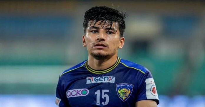 Former Chennaiyin FC captain Anirudh Thapa has been roped in by defending champions Mohun Bagan Supergiant.