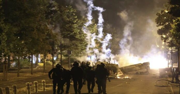 Riots in France! 667 protesters arrested; President Emmanuel Macron called an emergency meeting