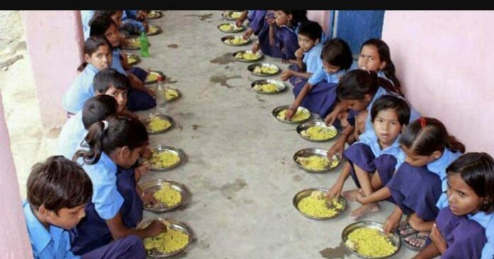 The crisis in the distribution of mid-day meals in schools in the state has not been resolved; The head teacher went to the court