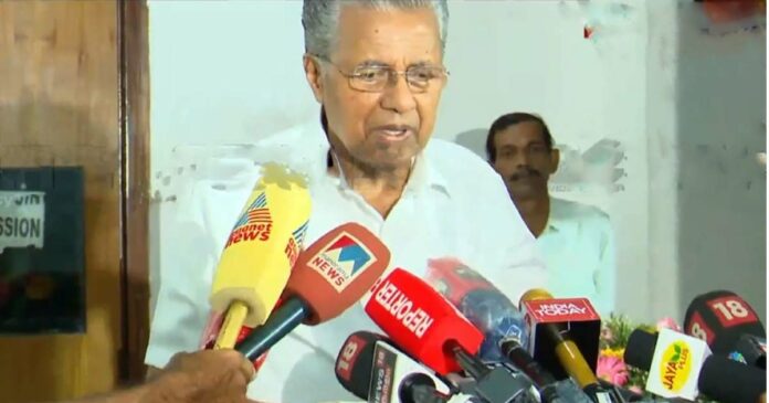 Congress is an irreparable loss in today's situation! Chief Minister Pinarayi Vijayan paid his last respects to Ommen Chandy.