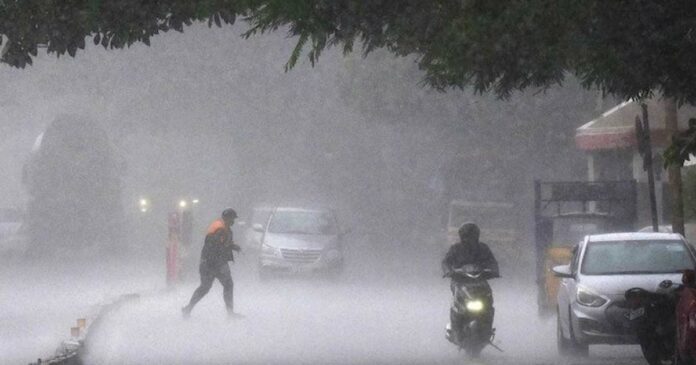Orange alert in 4 districts in the state; Central Meteorological Department with warning