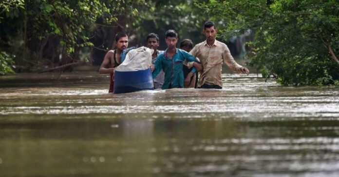 Water level in Yamuna is dangerous; Flood threat in Delhi!