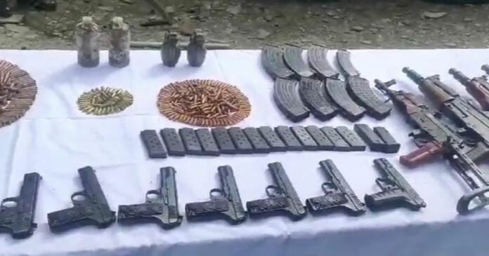 The Indian Army foiled the terrorists' plan to unleash violence on Independence Day! A large stockpile of weapons was seized during the search; Pakistan is the center of arms!