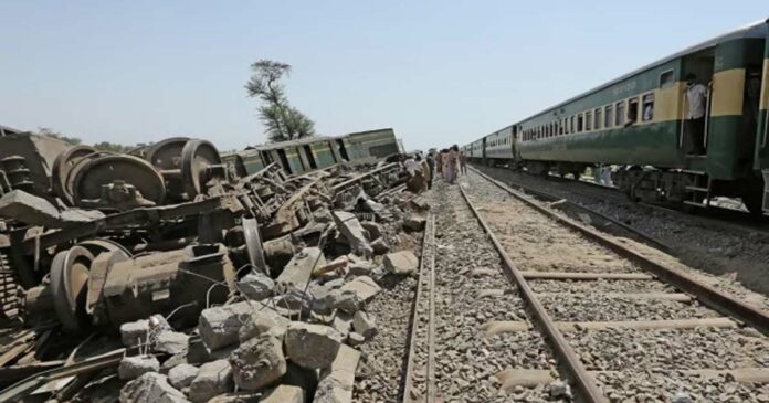 Passenger train derails in Pakistan's Sindh province; 15 passengers died