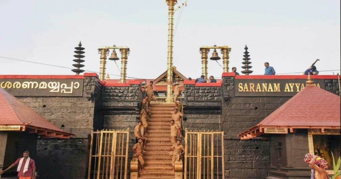 Police officials offer food to devotees coming to Sabarimala today; All pujas, including special pujas, will be performed in Sannidhanam until the Nata is closed