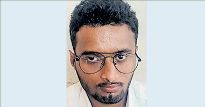 He took a room at the resort on the pretext of being a judge of the High Court of Mumbai; Then attempt to sink without paying; Finally, the 24-year-old was arrested