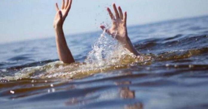 Three people drowned while taking a bath in Muvatupuzhayar; The accident victims were natives of Arayankav who had come from Italy on vacation