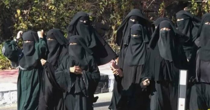 Schools in France send back female students who wore the Muslim religious dress Abaya