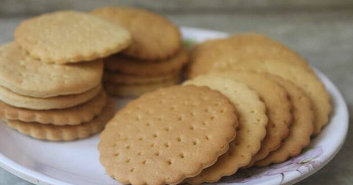 16 biscuits in the ad! One biscuit less in the packet; The consumer court ruled that the consumer should be compensated one lakh rupees