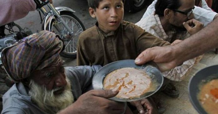 The people of Pakistan are living in poverty! 12.5 million people were brought into poverty in one year; The World Bank has demanded urgent action