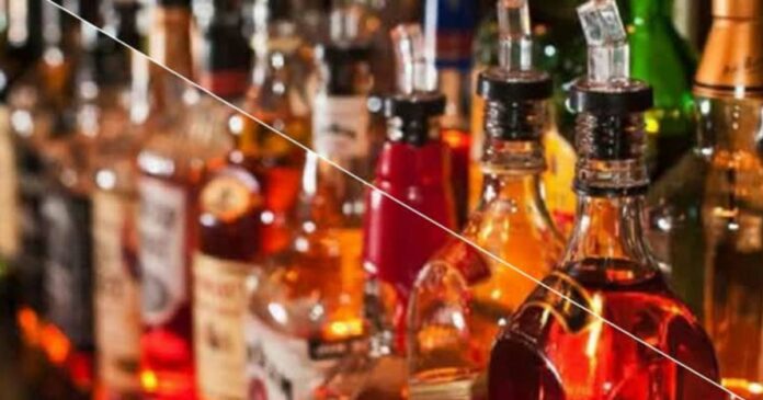 Govan smuggled alcohol in the bus that went on tour from Kollam College; Case against four people including principal; 50 bottles of liquor seized