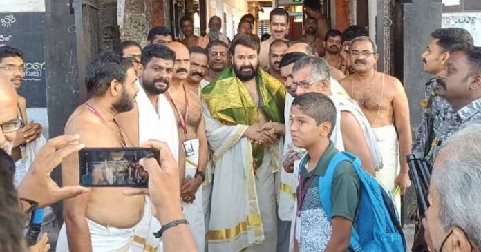 Actor Mohanlal visited Sripadmanabhaswamy Temple; Officials in gold rush, pictures go viral on social media