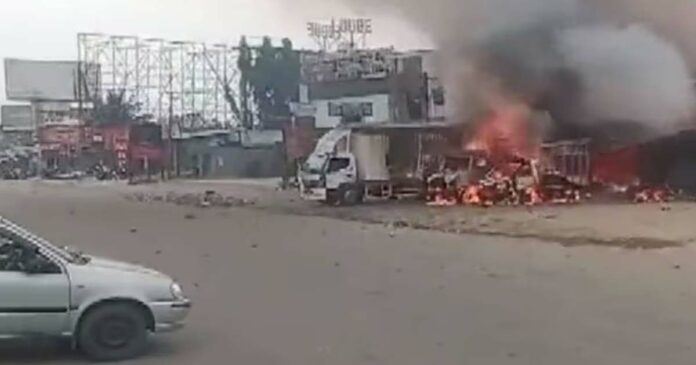 A firecracker shop caught fire in Karnataka-Tamil Nadu border area, 11 people lost their lives
