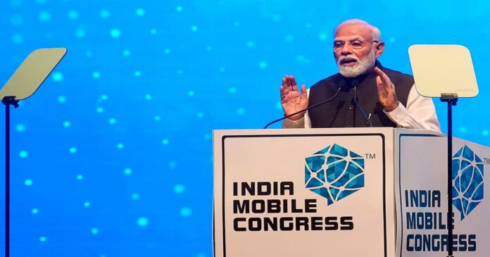 Prime Minister Narendra Modi ridiculed the Congress party at the India Mobile Congress