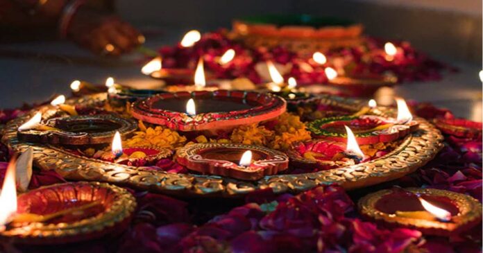 Let the darkness go away .. Let the light of goodness spread .. Today is Diwali!