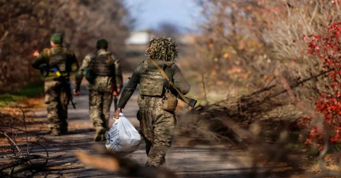 The Russian media said that the Russian army has withdrawn from the city of Kherson! The report was withdrawn within seconds! Ukrainian President Vladimir Zelensky warns that the country should be prepared to defend against attacks on infrastructure, including power plants, as winter approaches.