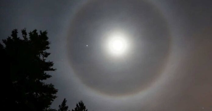 Lunar halo in the sky, witness Kerala! This is the reason for this phenomenon!!