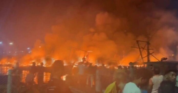 Fire at Visakhapatnam Port; More than 40 parked boats burned, no casualties; The fishermen said that the fire was set by an unknown group