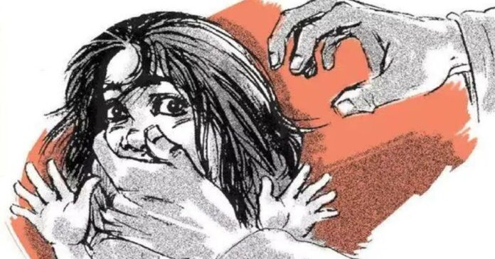 Complaint that there was a similar kidnapping attempt in the Thiruvananthapuram; An 11-year-old girl who stopped to go to school was gagged and put in a car; Concerned all over Kerala!