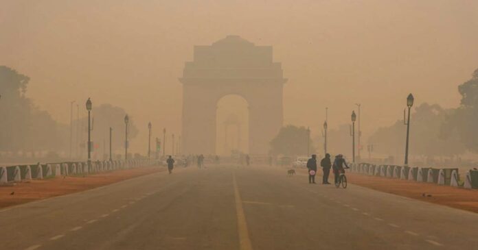 Air pollution is severe in Delhi; Holidays extended to primary schools; Classes 6 to 12 online