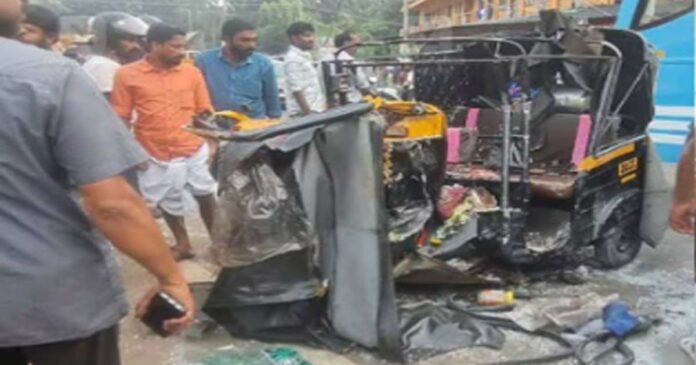 A bus carrying Sabarimala pilgrims collided with an auto in Malappuram Mancheri! Five deaths!