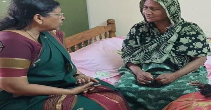 Women commission members visited the house of young doctor Shahana who committed suicide after demanding dowry