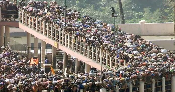Queuing for seven hours to visit Sabarimala, traffic increasing, widespread complaints against police actions, eighty thousand devotees arrive in a day
