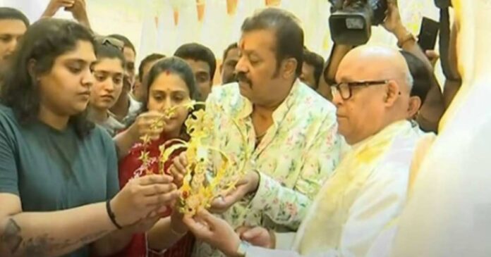 Suresh Gopi visited Lourdes Cathedral with his family! The golden crown was presented to the mother!
