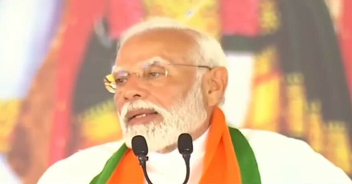 You are the life of this party! Prime Minister Narendra Modi addressing the workers at the meeting of Shakti Kendra leaders of BJP