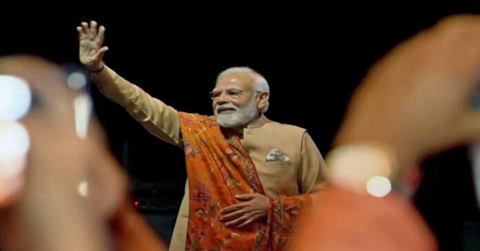 Prime Minister Narendra Modi arrives in Kochi; The road show will start soon