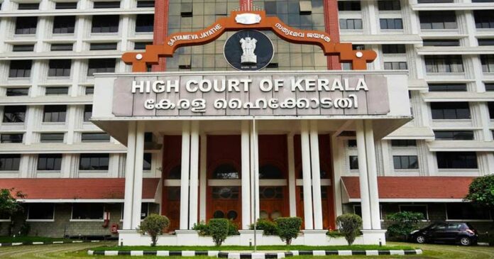 Stress is not a license for bad behavior! High Court strongly criticized the police for abusing a lawyer in Alathur by a sub-inspector