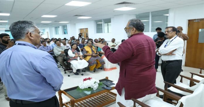 Rajeev Chandrasekhar said that the role played by Chithira Tirunal Institute in making the capital an innovation center is great; Expression of opinion while interacting with teachers and students of the institute